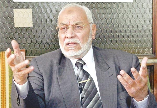 التحقيق مع عاكف وبرلمانيين سابقين وإعلاميين لسبهم القضاة