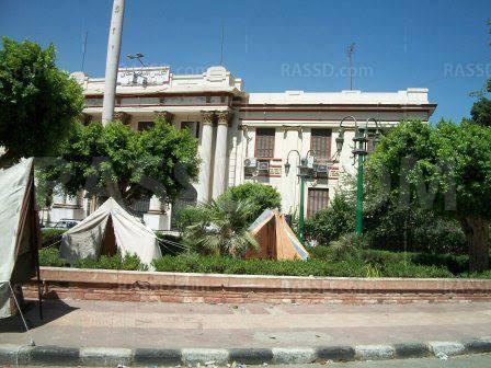 محافظ أسيوط تغلق أبوابها أمام موظفيها لتجمهر”ضحايا “الاشتباكات