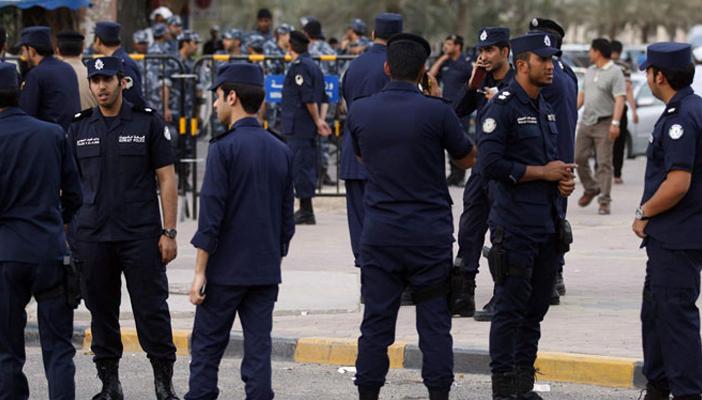 الكويت تعتقل ضابطي شرطة بتهمة مساعدة “متشددين”