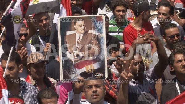 المئات يتوافدون على ميدان التحرير للمطالبة برحيل النظام