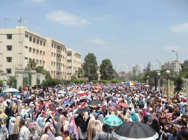 الآلاف من أهالي الشرقية يرددون: لشرعية خط أحمر