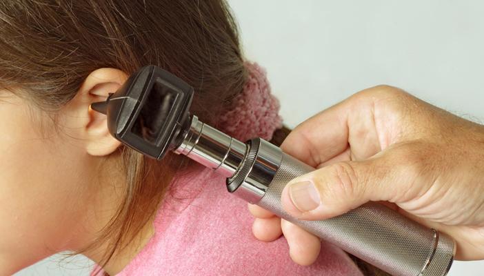 ضعف الجدار الشمعي..أهم أسباب التهاب الأذن