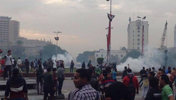 قوات الأمن تعتدي علي مسيرة “عين شمس” بالغاز والخرطوش