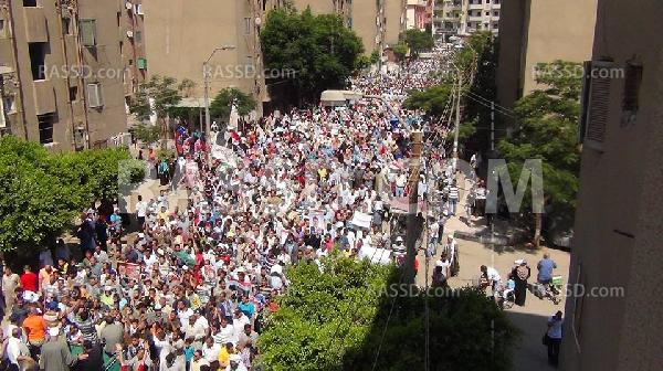 عشرات الالاف يتظاهرون ببني سويف تأييدا للرئيس