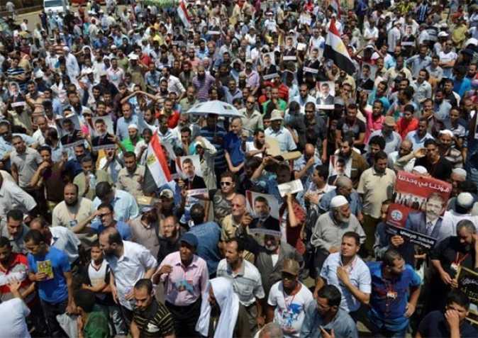 تفاصيل إطلاق النارعلي مؤيدي الرئيس بجامعة القاهرة