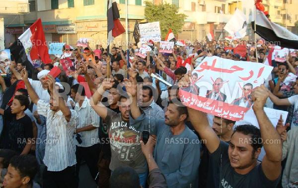 الاف المتظاهرين يرفضون خطاب الرئيس بقنا