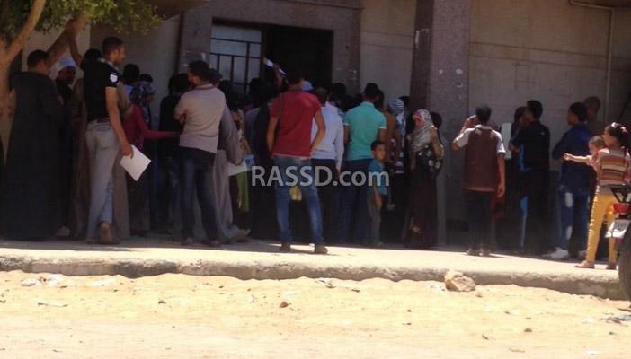 تذمر الأهالي بسوهاج من سوء المعاملة أمام مصلحة الأحوال المدنية