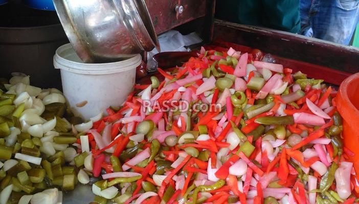 “الطرشي”.. ضيف دائم على موائد الإفطار في رمضان