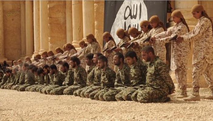 بالفيديو.. “الدولة الإسلامية” يعدم العشرات من قوات بشار