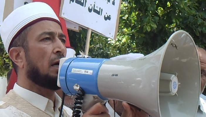 أئمة صفاقس التونسية يطعنون على قرار الحكومة بإغلاق 80 مسجدًا