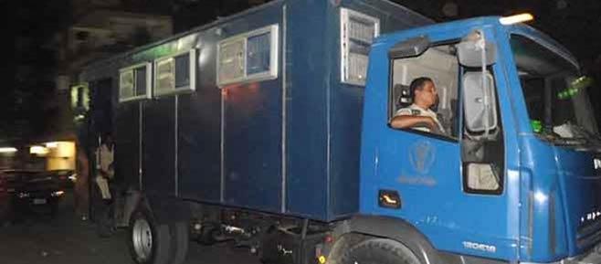 دعاوى تطالب بضم وزير الدخلية ورئيس السجون كمتهمين فى” أبو زعبل”