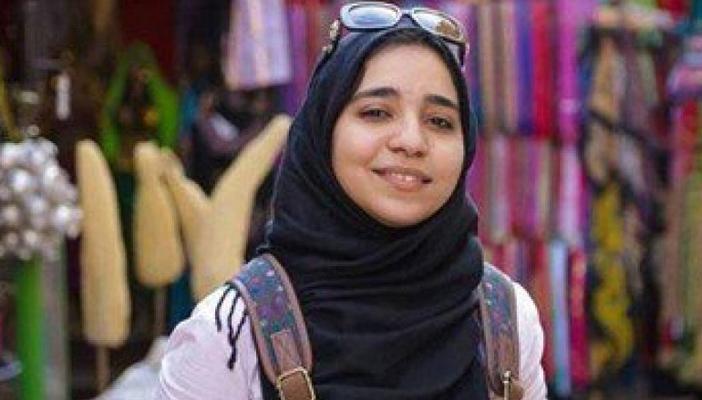 والدة إسراء الطويل: “بنتي حالتها بتتدهور بالمعتقل وخايفة يحصلها شلل”