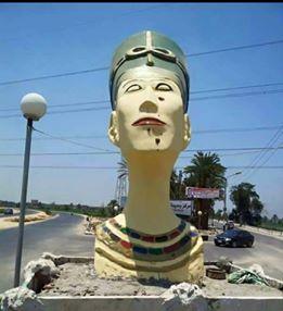 أهالي المنيا: تمثال نفرتيتي يتحول إلى “فرج تيتي”