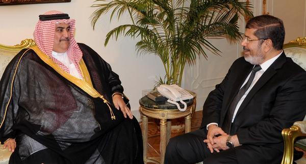 بعد مدحه «مرسي».. وزير خارجية البحرين يحذّر من التعاطف مع «الإخوان»