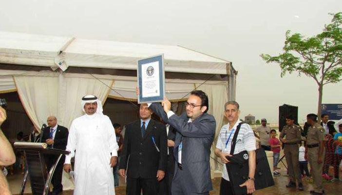 السعودية تسجل أطول مائدة إفطار في العالم بـ1500 متر