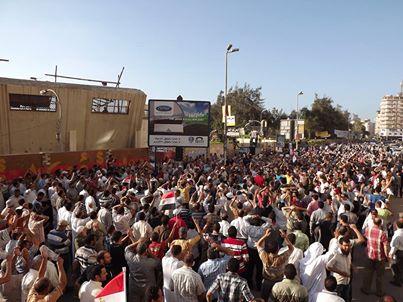 آلاف الإسلاميين أمام استاد المنصورة تنديدًا بالانقلاب العسكري