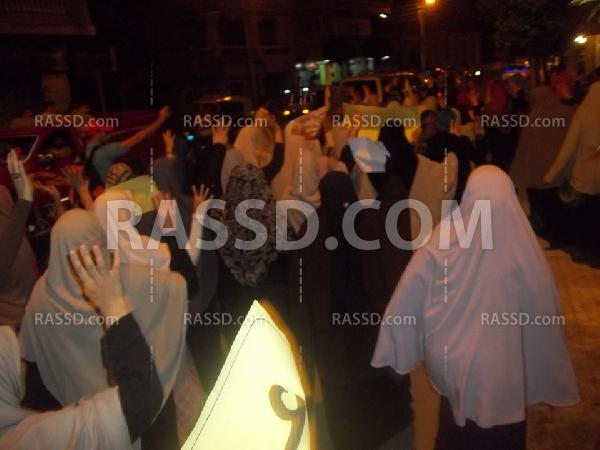 مسيرة ليلية لـ”نساء ضد الانقلاب” في “البحيرة”