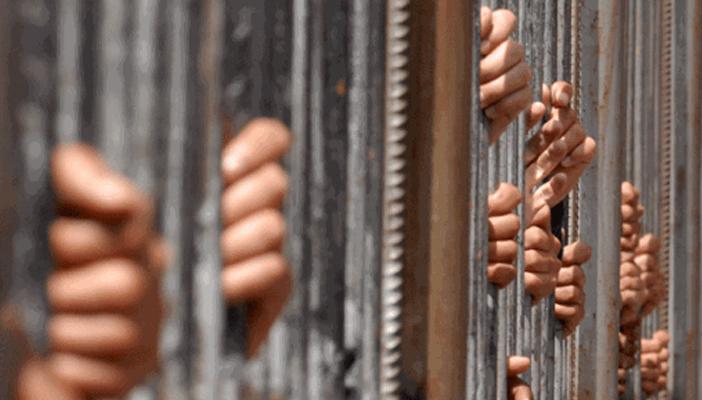 5 امتيازات لـ”الجنائيين” ممنوعة على السياسيين في سجون مصر