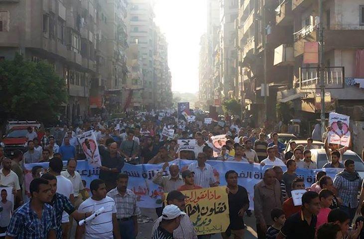 فيديو.. الآلاف يشيعون «أنس حمدان» شهيد «مذبحة الفجر»