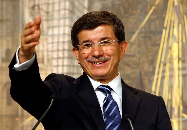 داود أوغلو: لن يثنينا أحد عن سعينا لعودة الديمقراطية لمصر من جديد