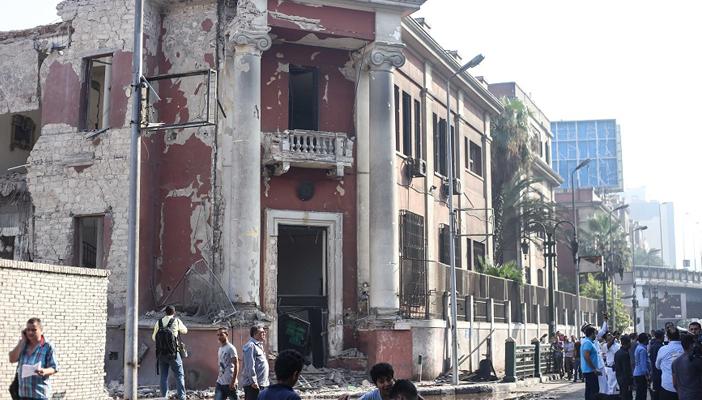 تفجيرالقنصلية الإيطالية بالقاهرة.. عزل أبو تريكة..أبرز العناوين