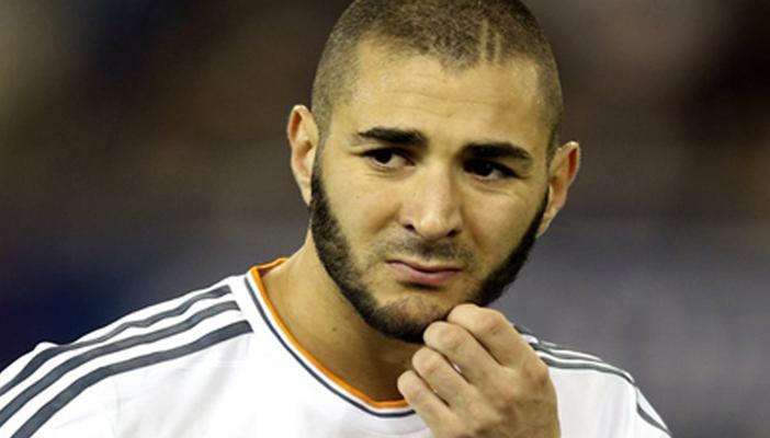 “فينجر” يتدخل لحسم انتقال بنزيما إلى أرسنال