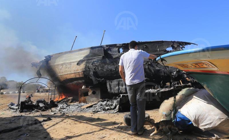 زوارق صهيونية تقصف غزة.. والمقاومة تستهدفها بالأسلحة الخفيفة