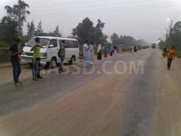 سلسلة بشرية بالشهداء تنديدًا بالانقلاب واعتقال المعارضين له