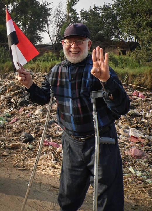 الانقلاب يمنع أم شهيد من آداء العمرة ويعتقل طبيبًا “معاقًا”