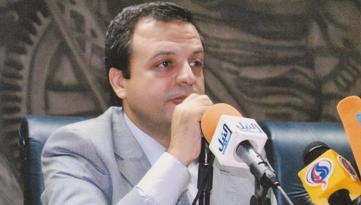 وليد شرابي: السيسي يهدد الفريق صدقي صبحي بعزله من منصبه