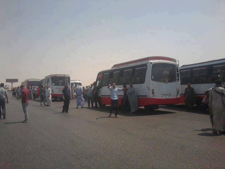 تعطيل سيارات المتظاهرين القادمين من السويس من قبل الأمن