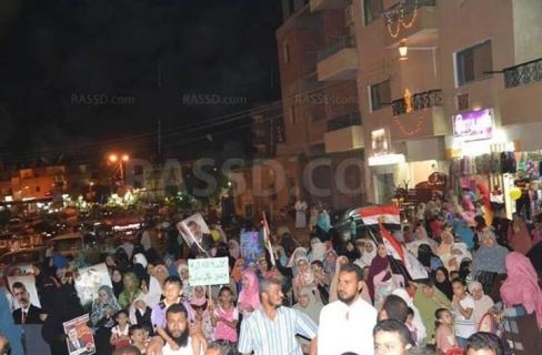 الآلاف من مؤيدي مرسي يحتشدون بالخارجة