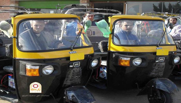 استياء بين سائقي “تاكسي الغلابة” بعد فرض محافظ القاهرة غرامة 1500 جنيه