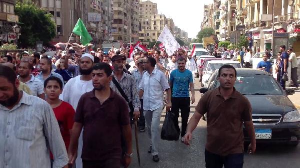 مسيرة بـ «رمسيس» تطالب بعودة «مرسي»