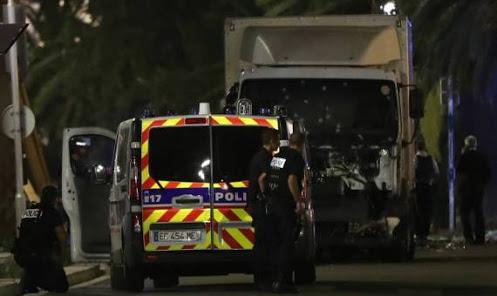 خبراء لـ”رصد”: فرنسا تدفع ثمن مواقفها المعادية لتنظيم الدولة