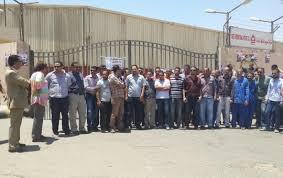 شلل تام بشركات الجمعية التعاونية بالسويس بعد إضراب سائقيها