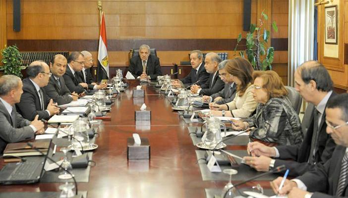 حكومة محلب تدرس زيادة أسعار الكهرباء المورّدة لغزة