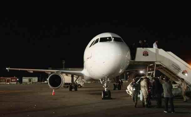 فتح مطار معيتيقة العسكري لتعويض إغلاق طرابلس