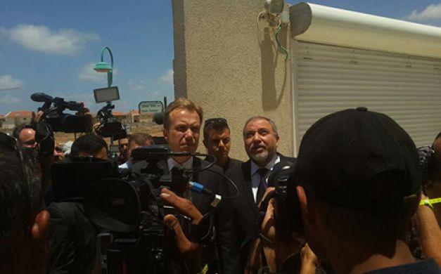 فيديو | وزير خارجية الاحتلال يهرب بسبب صواريخ المقاومة