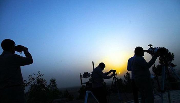 الجمعة أول أيام عيد الفطر في معظم الدول العربية وفرنسا