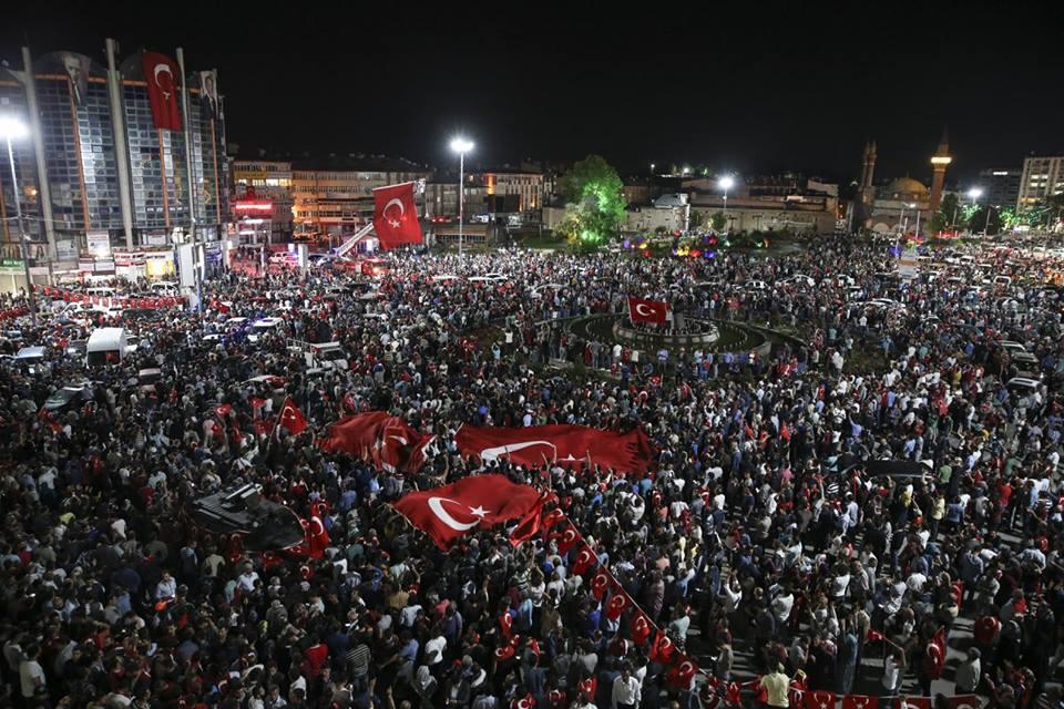 ليلة من أجل الديمقراطية في تركيا!