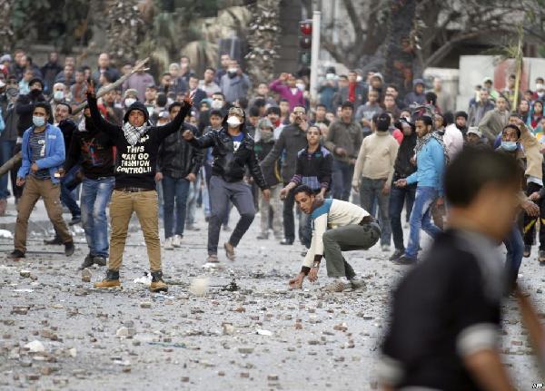 اقتحام بلطجية لمقر الحرية العدالة بميت غمر بمساعدة الأمن