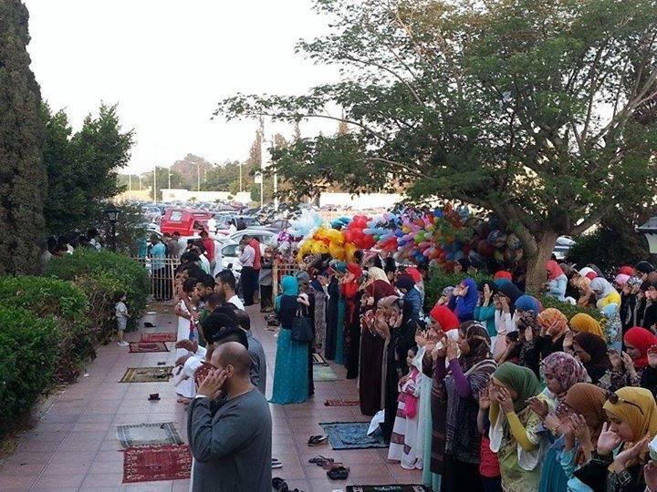 أهالي الإسماعيلية يؤدون صلاة العيد وسط تواجد أمني مكثف