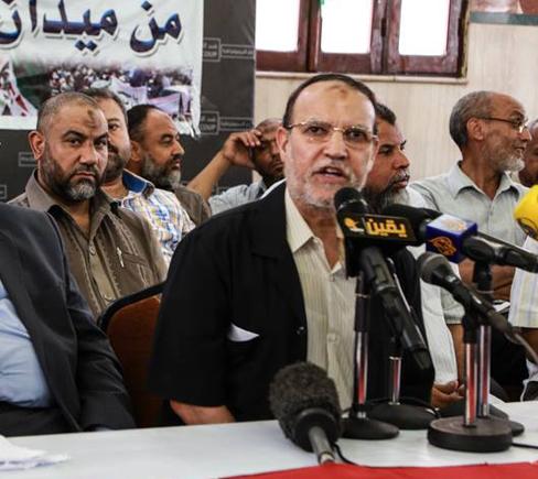 العريان: الحكومة مكافأة من الانقلابين لشركائهم علي خيانتهم