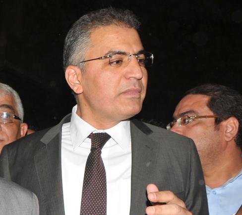 أمر ضبط وإحضار لعصام سلطان لإهانته هيئة قضايا الدولة