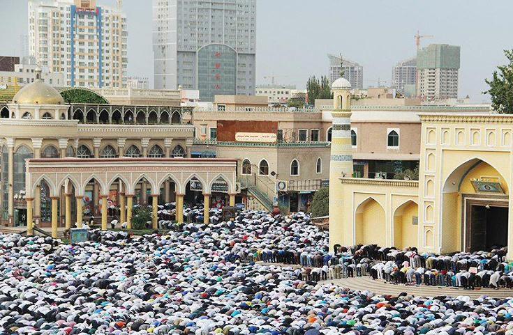 بالصور.. مظاهر احتفال الأقليات المسلمة بعيد الفطر في دول أوربا