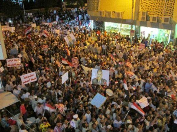 مسيرة «الحرس الجمهوري» تغلق طريق الأوتوستراد