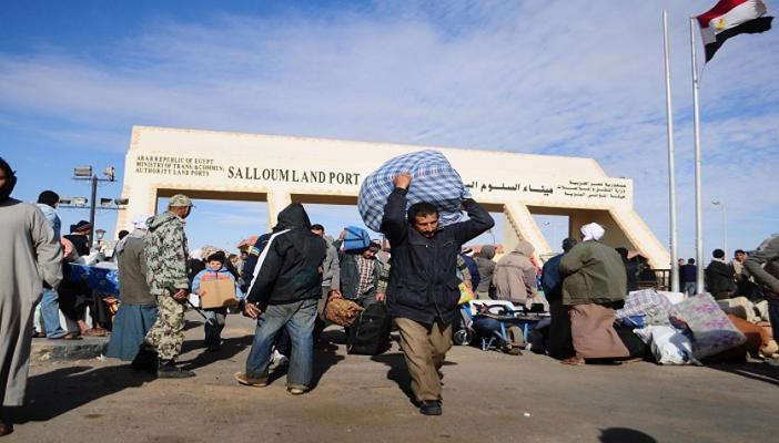 عودة 327  مصريًا عبر منفذ السلوم خلال 24 ساعة