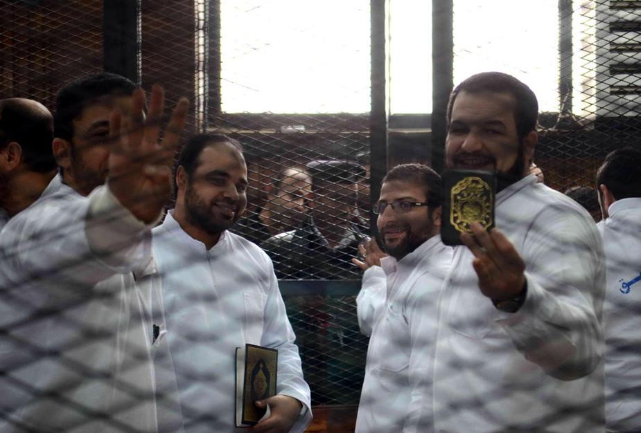 زيارة الطبلية.. لقاء الدقائق المعدودة بين المعتقلين وذويهم