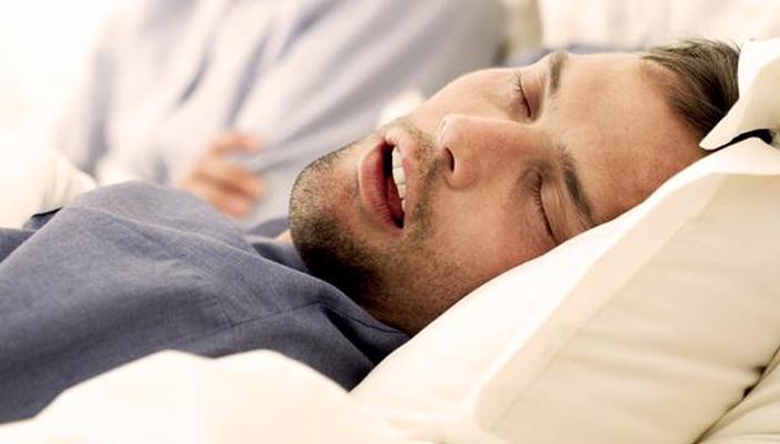 باحث تركي: “الشخير” أحد أسباب حوادث الطرق